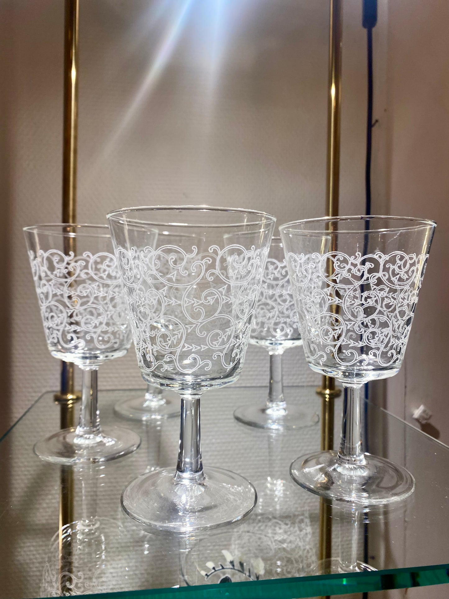 Lot de 5 verres à vin sérigraphiés