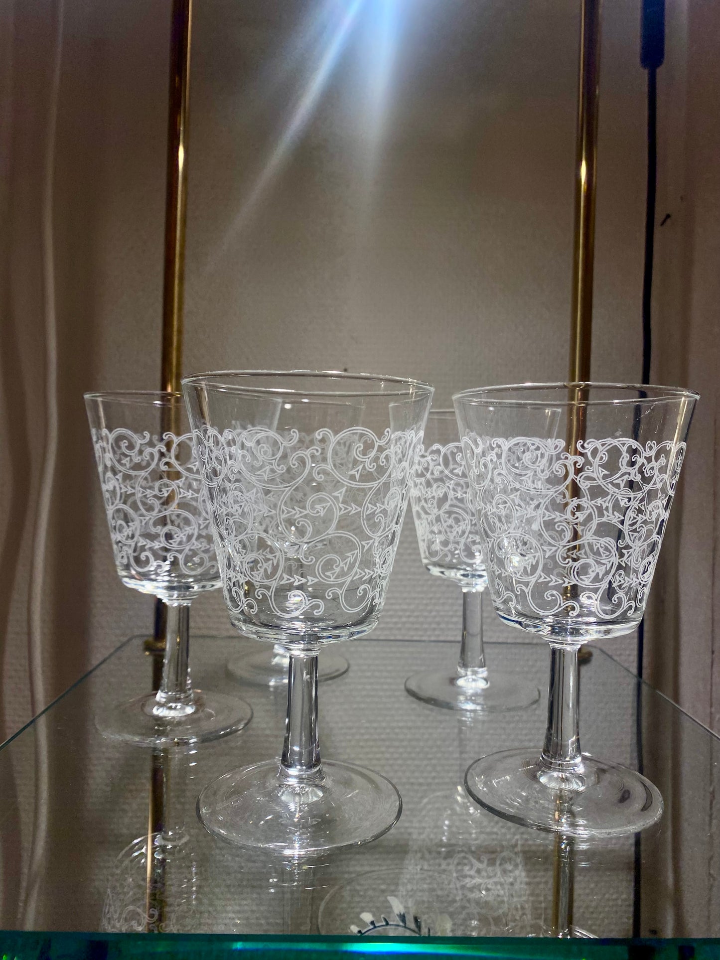 Lot de 5 verres à vin sérigraphiés