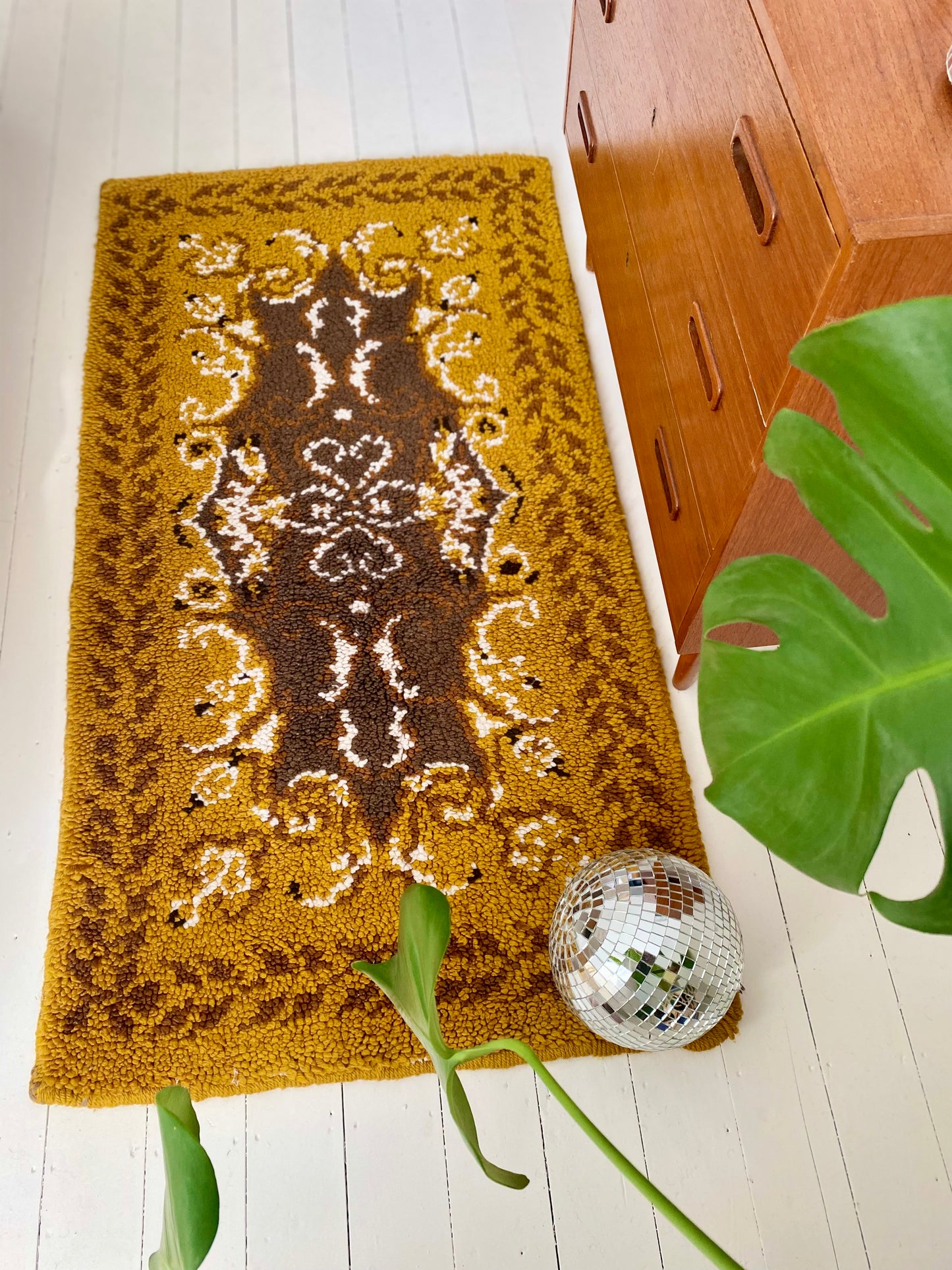 Tapis tufté en laine des années 70