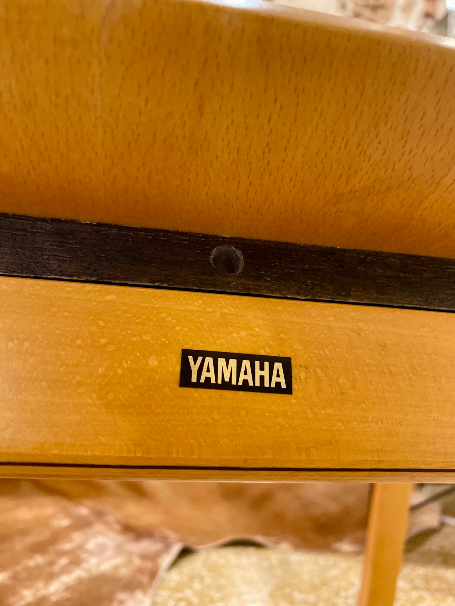 Fauteuil design en lamelé de marque Yamaha