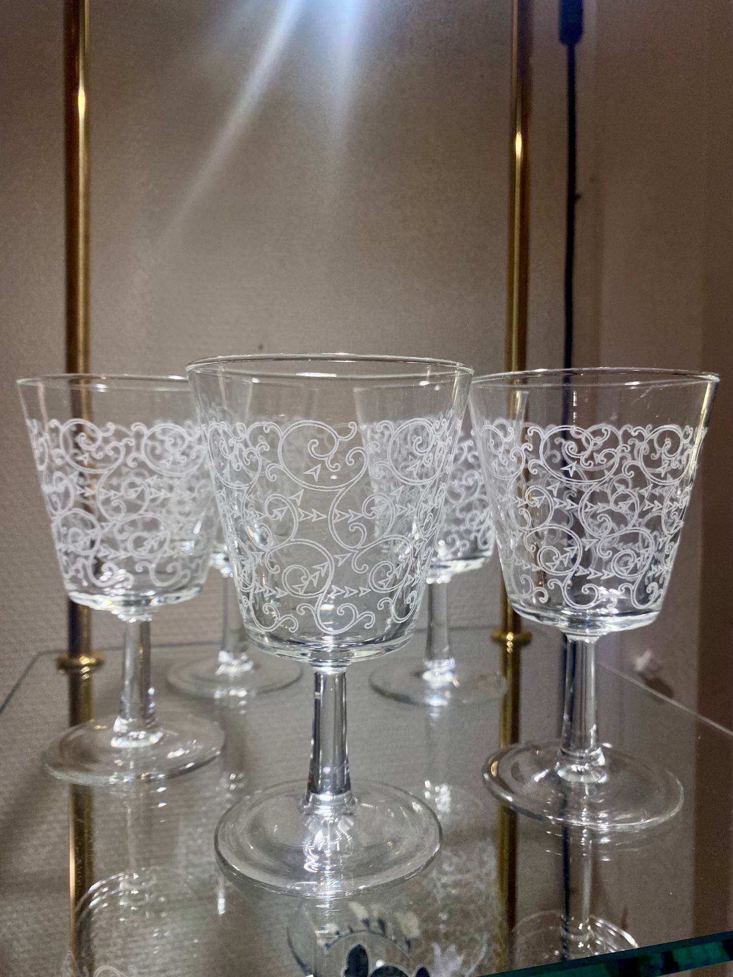 Lot de 5 verres à vin sérigraphiés