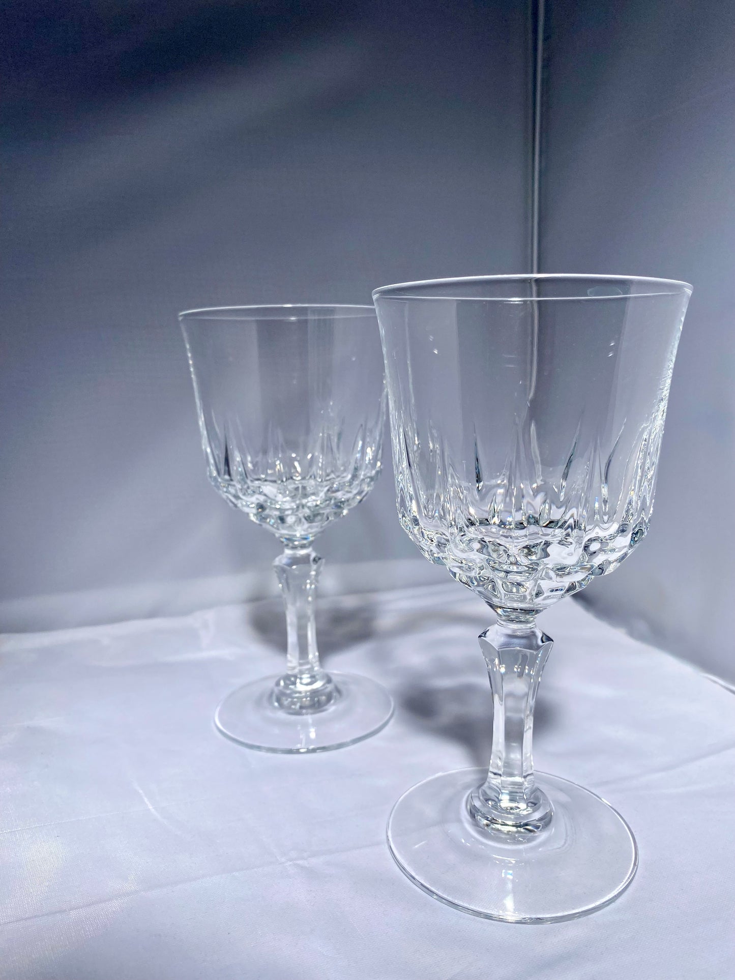 Lot de 9 verres à vin